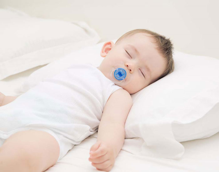 Những lưu ý mẹ nhất định phải nhớ khi mua gối cho con